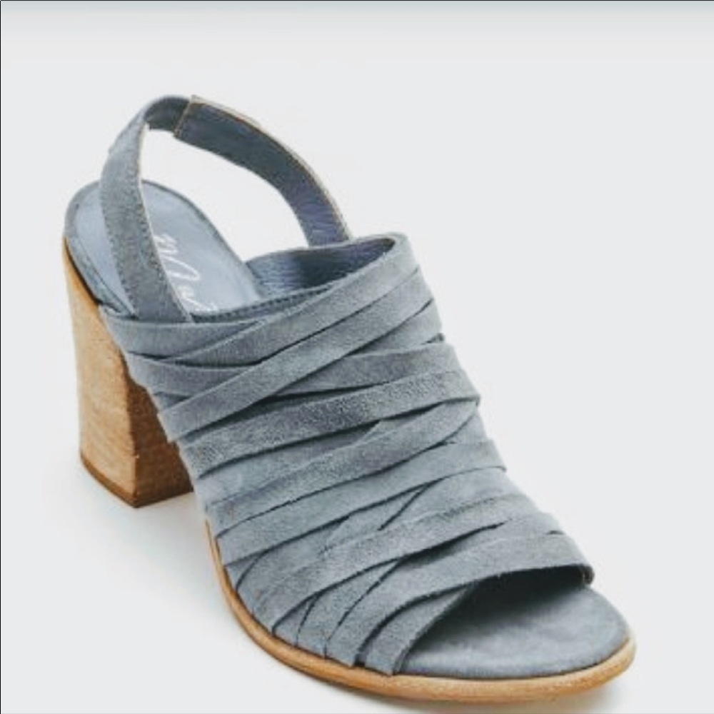 Matisse mummy slingback sandal in dusty blue